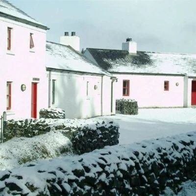An Creagán (1 bedroom) – Creggandevesky - House with snow