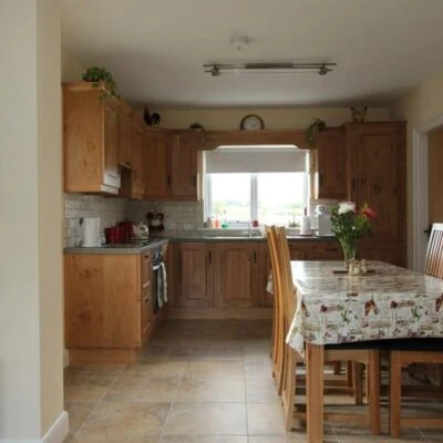 Pat Larry’s Self Catering Cottage - Image 2