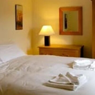 An Creagán (1 bedroom) – Creggandevesky - bedroom with new sheets