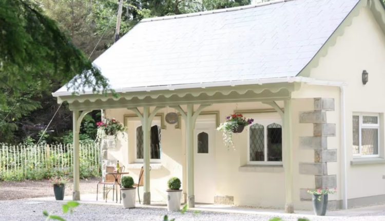 Blessingbourne Gate Lodge